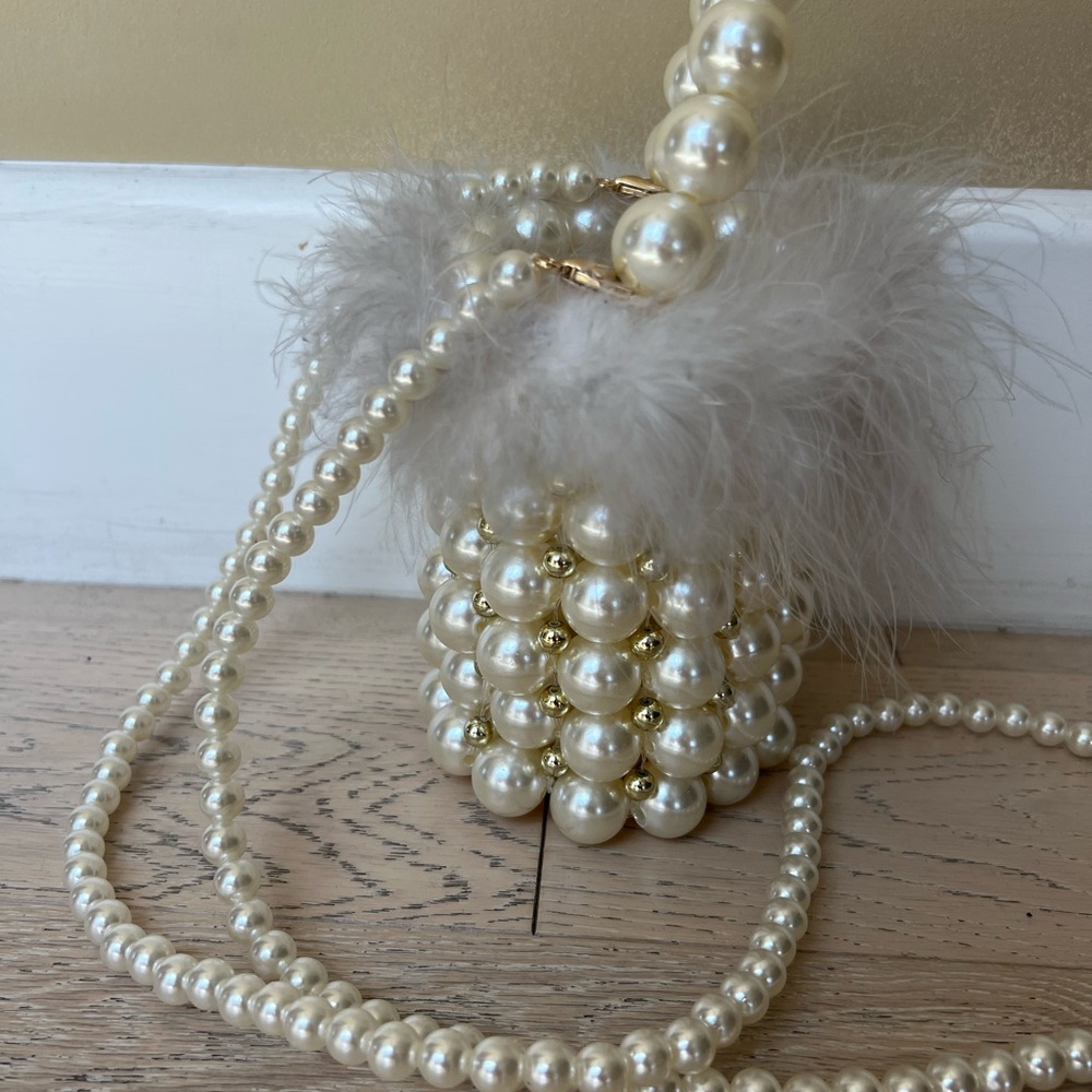 Fashion Pearl Purse with removable strap